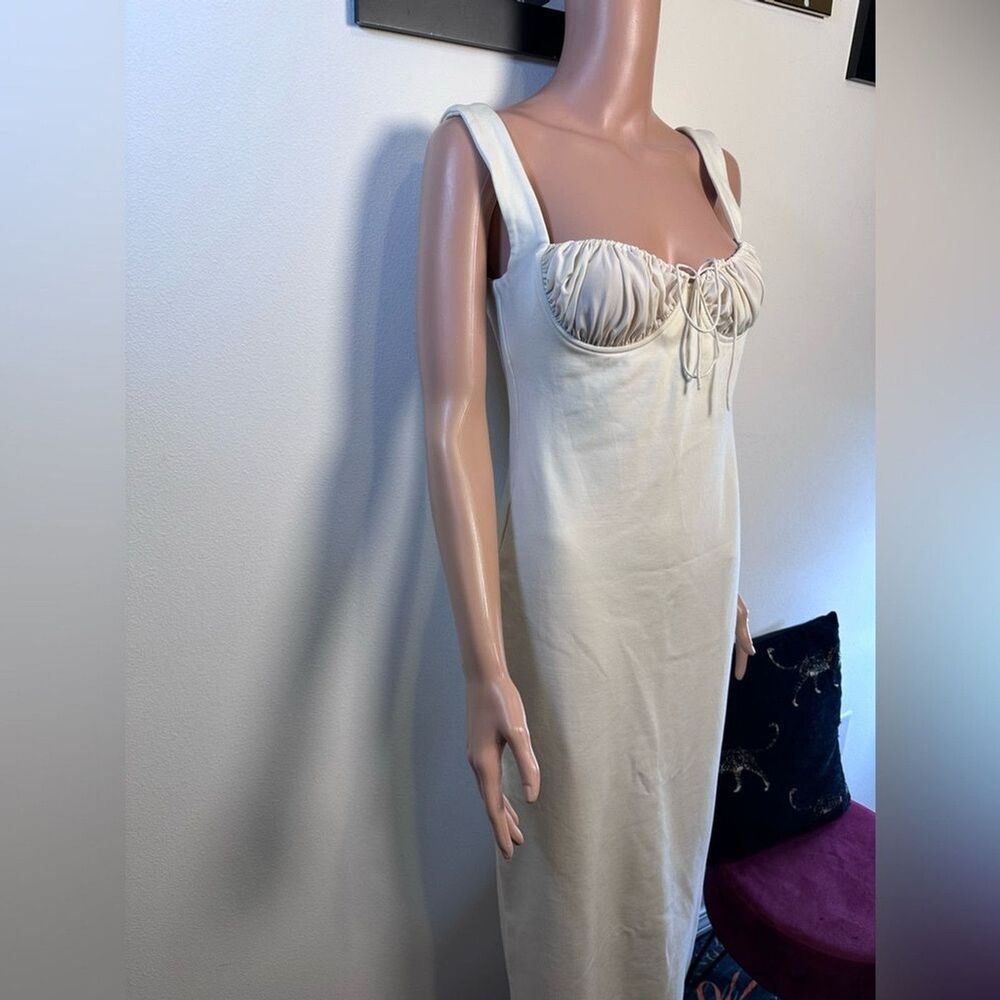 Helsa The Yasmin Dress in Baby Yellow maxi sweetheart - Picture 7 of 10